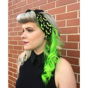 Green Bats Goth Retro Rockabilly Self Tie Hair Bow